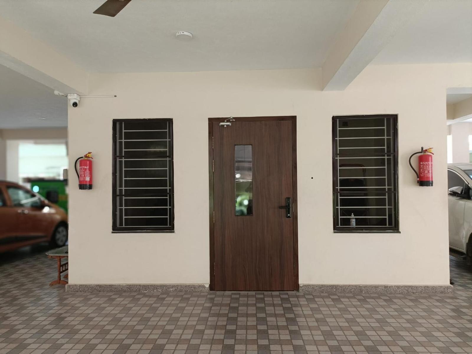 Sukrithi Premium Serviced Apartment - F2 Chennai Exterior photo