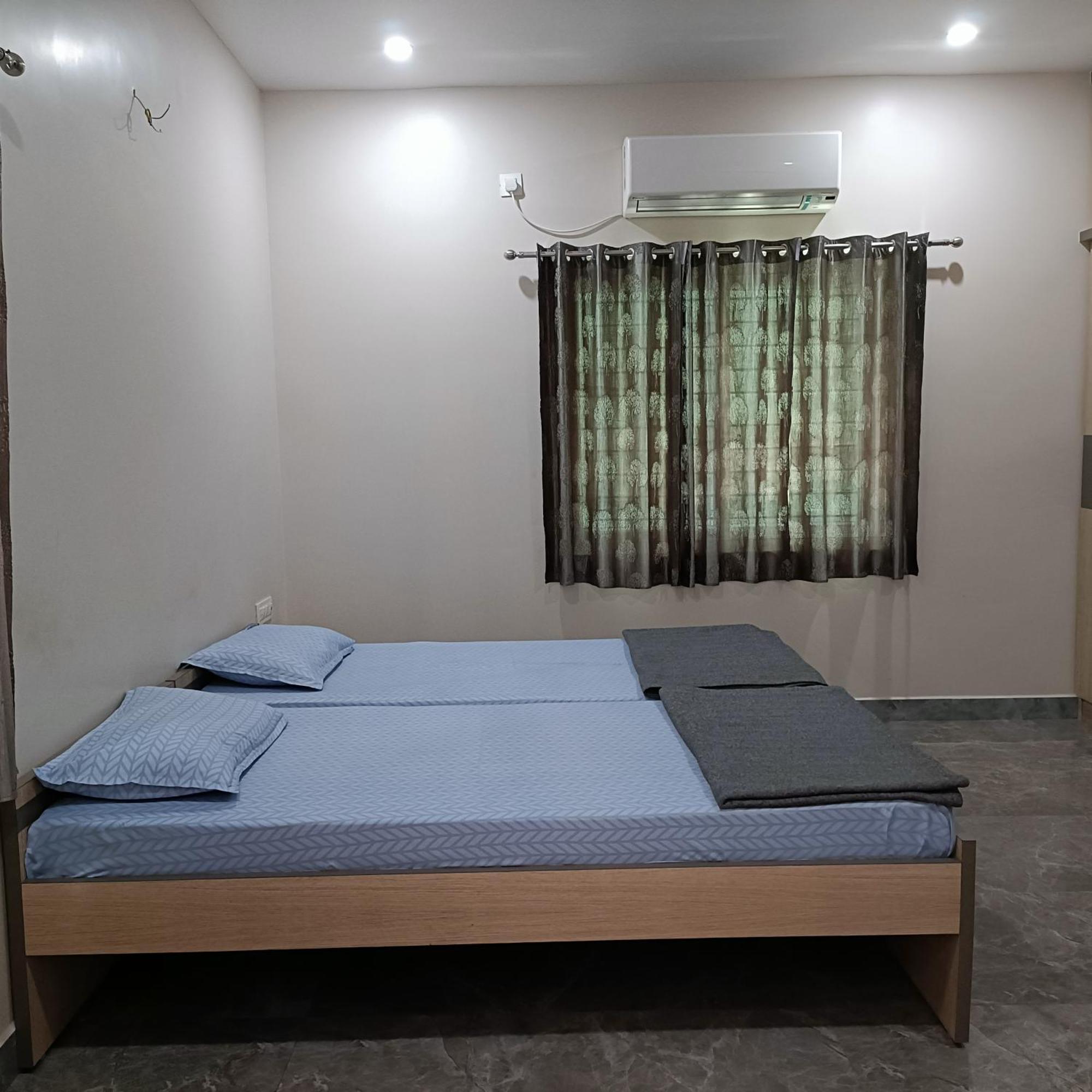 Sukrithi Premium Serviced Apartment - F2 Chennai Exterior photo